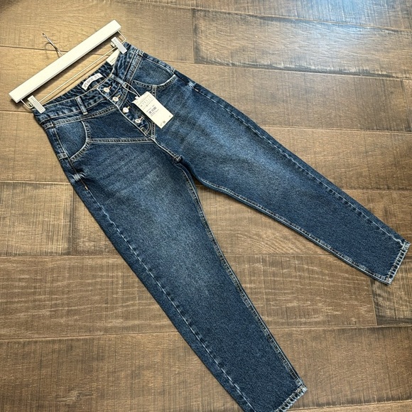 NWT HIGH RISE JEANS SIZE 6 - Picture 17 of 17